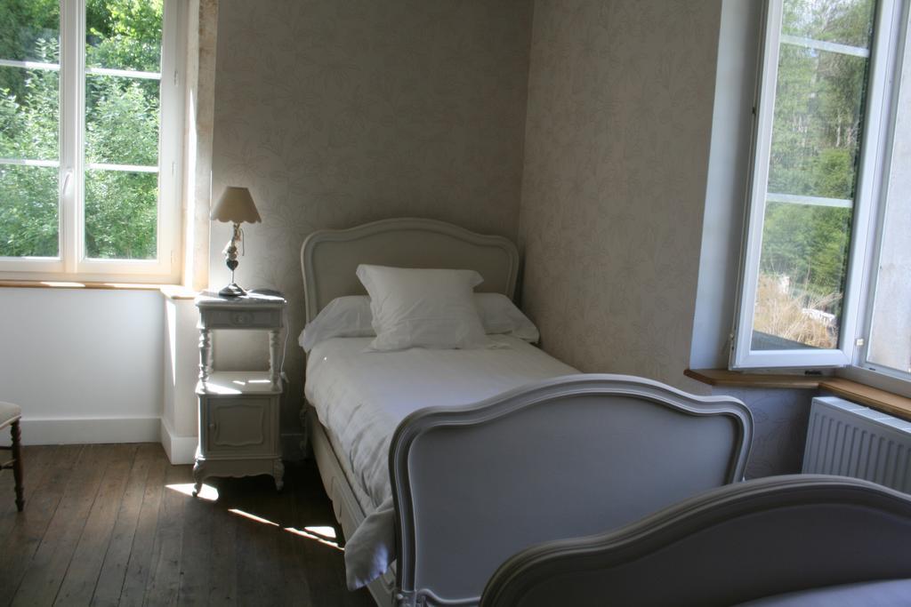 Gentilhommiere Eaux Bleues Bed & Breakfast Ecot-la Combe Стая снимка
